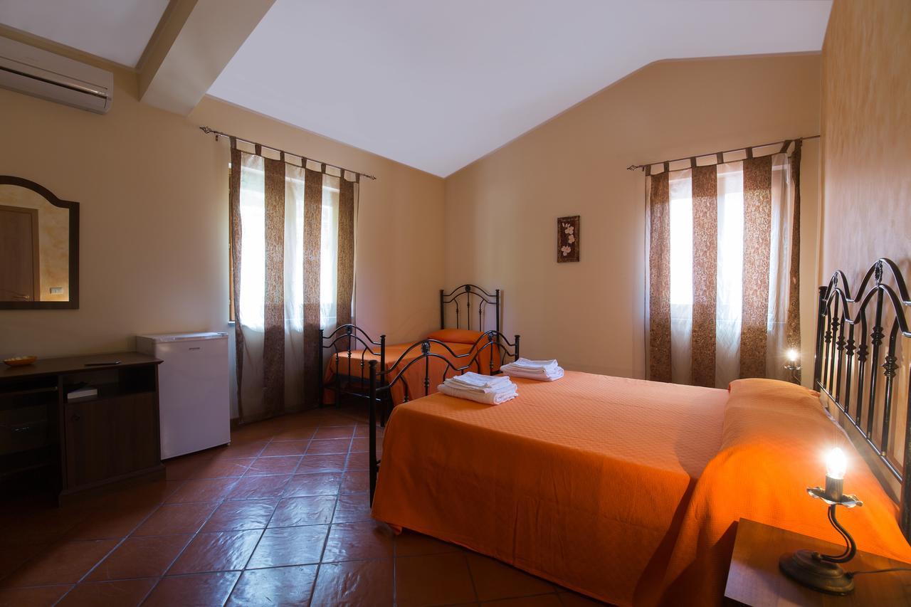 Turismo Rurale Il Sole Villa Sant'Angelo di Brolo Szoba fotó
