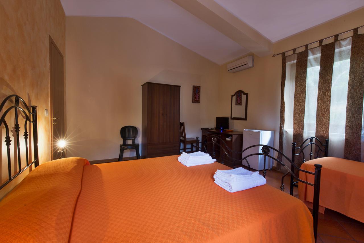 Turismo Rurale Il Sole Villa Sant'Angelo di Brolo Szoba fotó