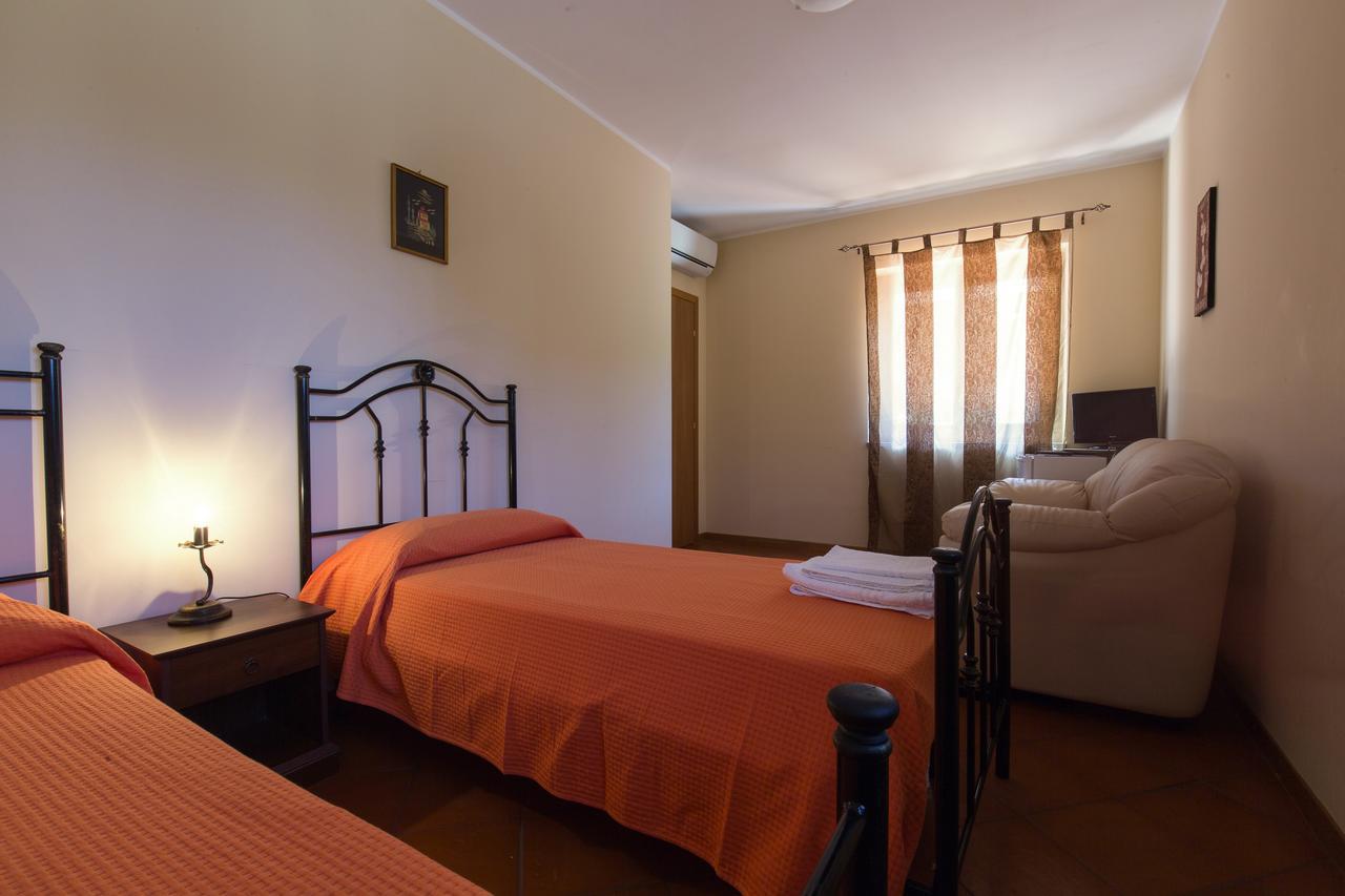 Turismo Rurale Il Sole Villa Sant'Angelo di Brolo Szoba fotó